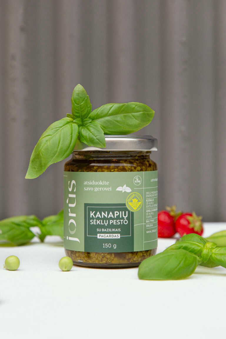 su-bazilikais-kanapiu-seklu-pesto